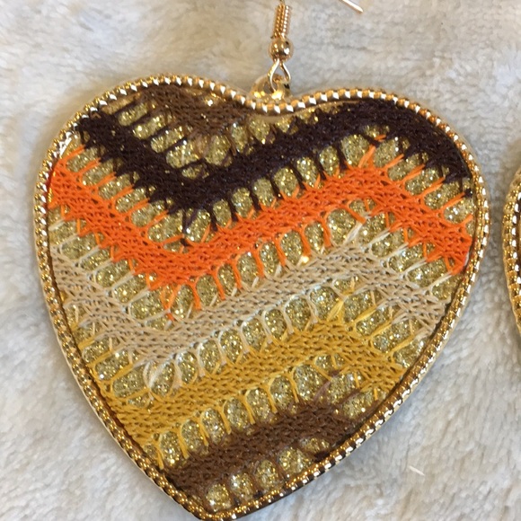 Crocheted Autumn Heart Fashion Earrings Boho Gold Alloy NWT 2.25” lightweight - Picture 2 of 16